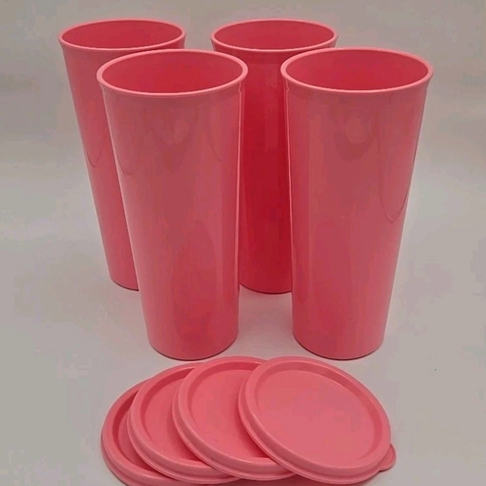 Classic Tupperware Cups set of 4 large 16oz cups w/liquid tight seal New